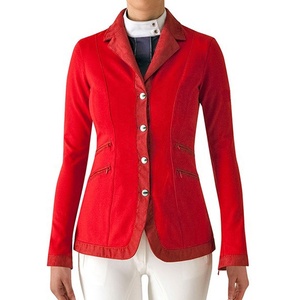 Chaqueta de equitación que realza la presencia con una estructura superior controlada y refinada a través de las rutinas de campo prolongadas. - Product Image 1