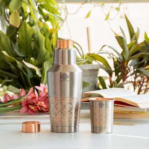 Bouteille en cuivre finition antique de 1350 ml avec <span class=keywords><strong>sac</strong></span> à eau chaude en verre semi-embouti gravé pour <span class=keywords><strong>le</strong></span> remplissage d'eau - Product Image 2