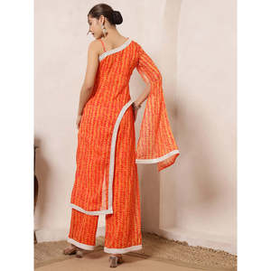 Ensemble coordonné en mousseline de soie imprimé feuilles <span class=keywords><strong>orange</strong></span> pour femme, <span class=keywords><strong>tunique</strong></span> asymétrique à une épaule avec pantalon palazzo, style indo-occidental - Product Image 4