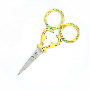 High Quality Stainless Steel <b>Makeup</b> <b>Scissors</b> Curved Blade Beauty Tool for Eyebrow & Nose Hair Trimming Salon Use Wholesale - Product Image 3