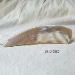 Peine de pelo de cuerno de búfalo Natural hecho a mano Premium con mango ancho peine antiestático personalizable para mujeres - Product Image 5