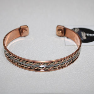 Bracelet manchette en cuivre antique Bracelet en fil d'or et d'argent Artisanat en métal élégant Bijoux artificiels Bracelet tissé de Tradnary - Product Image 1