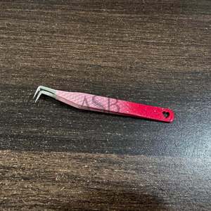 แหนบดัดขนตาปลายมน 90 องศา จับแน่น แหนบต่อขนตา อุปกรณ์เสริมความงาม โลโก้สั่งทำได้ สแตนเลส - Product Image 6