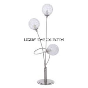 Lámpara de pie de mesa de metal de madera de estilo vintage con intrincados detalles florales, perfecta para realzar un ambiente clásico romántico - Product Image 3