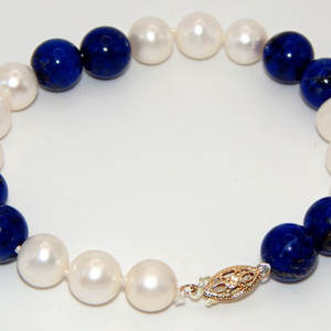 Fabuleux bracelet en lapis et perles de qualité gemme avec fermoir en or 14 carats Bracelets de perles élégants - Product Image 2