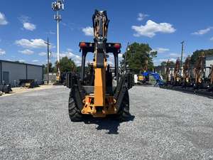 Chargeuse sur pneus 580M d'occasion de haute qualité, origine France, transmission intégrale 4x4, moteur Euro5/EPA, pompe Eaton, roulement, garantie 3 ans - Product Image 3