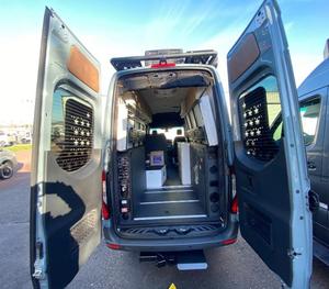 ซื้อ 2026 S-t-o-r-y-t-e-l-l-e-r O-v-e-r-l-a-n-d D-a-r-k M-O-D-E O-G พร้อมขายแล้ว - Product Image 1