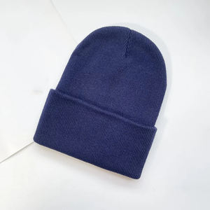 Bonnet en tricot de couleur unie basique chapeau manchette pliée léger doux chaud casquette unisexe hiver quotidien extérieur confortable chapeaux - Product Image 1