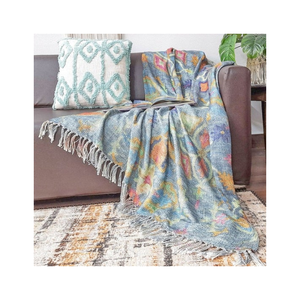 Jeté de canapé décoratif en laine biologique et acrylique recyclé jacquard, 50x70 pouces, certifié GOTS Inde, pour les acheteurs soucieux de l'environnement - Product Image 5