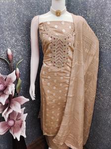 Robe Jacquard en polyester 100% pour femme avec design graphique abstrait extensible pour la mode Salwar pour les occasions Diwali - Product Image 3