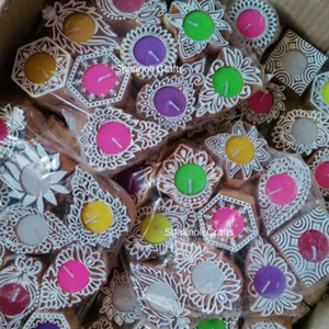 Portavelas de bloque pintado a mano de madera, portavelas de luz en T hecho a mano, Diya de madera para Diwali y decoración de Navidad - Product Image 4