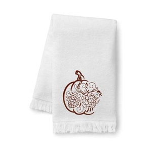 Exportateur de gros brodé de fleurs de citrouille somptueuse 100% ensembles de serviettes de bain de golf à haute absorption d'eau en coton biologique - Product Image 1