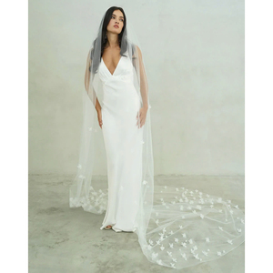 Voile de mariage floral, voile de mariage doux à un niveau avec des fleurs à la main, voile de mariée avec des fleurs pour mariage - Product Image 5