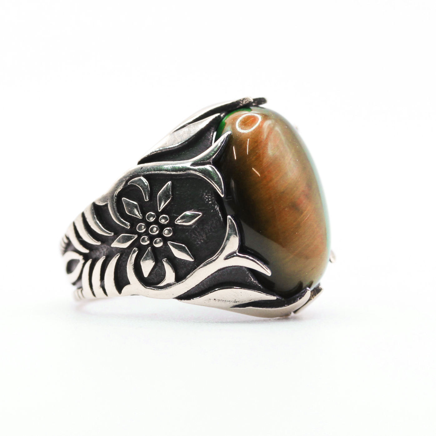 สีน้ำตาล