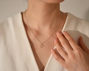 Dainty fil coeur pendentif collier personnalisé pendentif initial ou pierre de naissance breloque bijoux de tous les jours anniversaire meilleur ami cadeau - Product Image 2