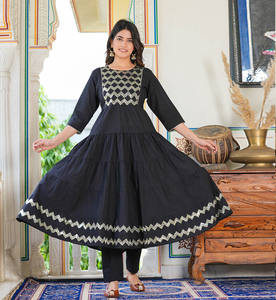 Femmes décontracté coton imprimé fleuri Anarkali Kurta cheville-longueur Lehriya imprimé Palazzo Dupatta motif décoratif cheville-longueur - Product Image 1