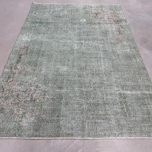 Tapis vintage 6,3 x 9,3 pieds, tapis, tapis à bordure verte en laine - Product Image 1