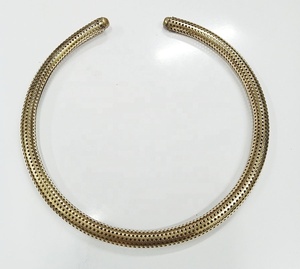 Nuevo collar gargantilla de latón de diseño caliente para mujer estilo étnico bohemio con cadena de hoja para aniversario - Product Image 1