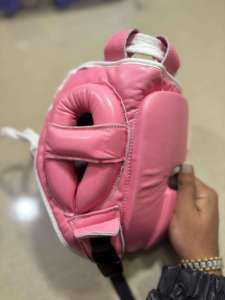 Protecteur de tête d'entraînement demi-visage rose gagnant protège-tête composé d'un casque de boxe en cuir véritable Kickboxing RRI-HG-15 - Product Image 5