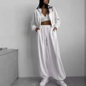 Crop top de haute qualité avec logo personnalisé, streetwear lourd, fermeture éclair, streetwear tendance, nouveauté, vêtements d'extérieur d'automne pour femmes - Product Image 4