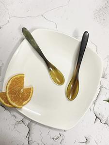 Cuchara de Cuerno de Búfalo Natural, Hecha a Mano y Pulida, Perfecta para Servir Especias, Condimentos o como Decoración de Mesa, Alta Calidad - Product Image 2
