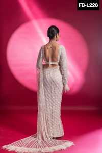 Saree Lưới Phong Cách Phương Tây Ấn Độ Với Chuỗi Cầu Vồng Màu Sữa Lạ Mắt Và Công Việc Chỉ Và Công Việc Biên Giới Jhalar Phụ Nữ Mặc Saree Lạ Mắt - Product Image 2