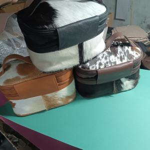 Bolso Bandolera de Cuero Vacuno Occidental Ecológico con Cremallera y Diseño Personalizado, Bolso de Mano Moderno para Uso Diario y Cosméticos - Product Image 5