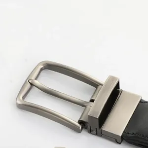 Cinturón de golf elástico trenzado personalizado de fábrica para hombre, con hebilla reversible de aleación, de nailon y cuero PU, deportivo, con detección de aguja - Product Image 5