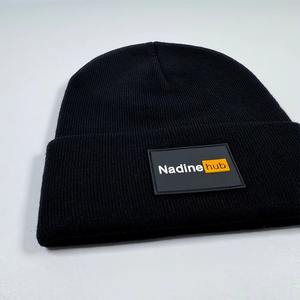 Nouveauté Tuques unies tricotées de haute qualité Bonnets d'hiver personnalisés avec écusson en caoutchouc Insigne unisexe en PVC acrylique Casquettes tête de mort - Product Image 5