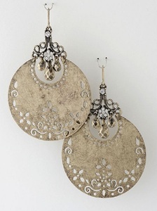 Superbes boucles d'oreilles en corne légères, toutes formes et tailles – Boucles d'oreilles modernes en corne pour mariage et soirée, boucles d'oreilles en corne brillantes - Product Image 2