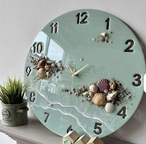 Horloge murale en résine époxy colorée faite à la main avec accents dorés décoration de la maison artisanat artistique à vendre - Product Image 6