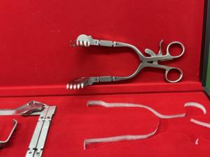 ระบบดึงกระดูกสันหลังส่วนคอชุดเต็มพร้อมใบมีดไททาเนียมเกรดสูง - Product Image 3