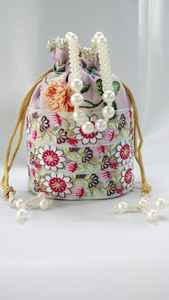 Sacs de poignet indiens faits à la main pour femmes Mini Potli haute qualité décoration en dentelle fermeture à cordon doublure en Satin toutes saisons - Product Image 4