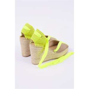 Alpargata cerrada con tacón de cuña alto - Product Image 3