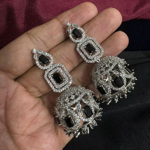 ENSEMBLE DE BOUCLES D'OREILLES DE STYLE CLASSIQUE EN DIAMANTS AMÉRICAINS POUR MARIAGES ENSEMBLE DE BOUCLES D'OREILLES DE STYLE CLASSIQUE À LA MODE POUR FEMMES ET FILLES - Product Image 1