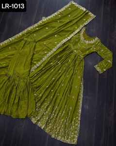 Fabrication indienne et prix de gros Vêtements ethniques Broderie lourde Séquence Travail Salwar Kameez Costume avec grande taille disponible - Product Image 2