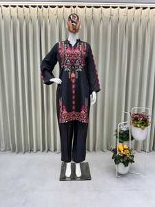 PRECIOSOS COORDSET CON TRABAJO ESTAMPADO EN SEDA - Product Image 4