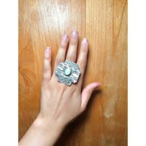Anillo de Latón Elegante Tillie Jon con Palomino, Variscita y Plata de Ley, Baño de Oro Rosa de 18k, Talla 7, Ideal para Regalo - Product Image 5