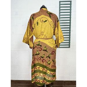 เสื้อคลุมกิโมโนวินเทจ ผ้าฝ้ายรีไซเคิล ลายมัดย้อมสไตล์โบฮีเมียน สำหรับฤดูร้อน สีเหลืองน้ำตาล ลายดอกไม้ ใช้คลุมชุดว่ายน้ำได้ - Product Image 5