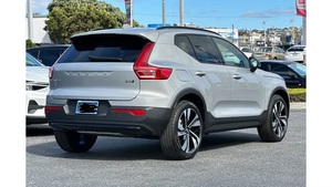 Volvo XC40 Ultimate Dark Theme AWD 2024, Seminuevo, en Excelentes Condiciones - Product Image 5