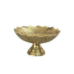 Cuenco de Pedestal de latón decorativo para mesa con diseño en relieve pesado, centro de mesa de comedor con acabado pulido, cuenco de frutas para restaurante - Product Image 6