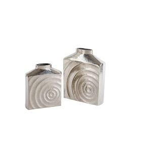 Florero de hierro forjado elegante moderno pintado a mano estilo de patio interior para decoración del hogar y arreglos florales de interior - Product Image 1