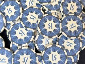 Plateau de jetons de poker en céramique multicolores personnalisable de 10g 40mm avec logo personnalisé pour utilisation au casino - Product Image 6