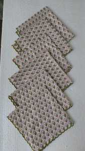 Serviettes de table réutilisables faites à la main vintage écologiques 100% coton Bord festonné vert Motif floral Mariages Fêtes Décoration de la maison - Product Image 3