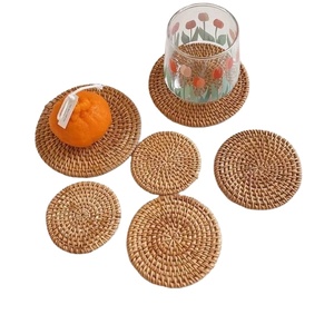 Support créatif design unique fait à la main herbe de mer naturelle sous-verres en osier tapis de Table décoratifs mariage herbe de mer Table en osier - Product Image 1