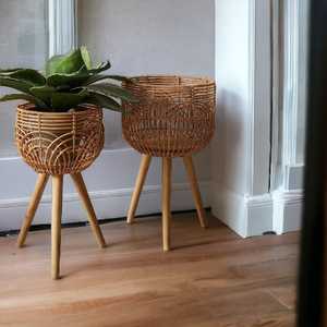 Macetas decorativas para interiores y exteriores, maceta de mimbre, ratán tejido, jardín, balcón, decoración del hogar, maceta de flores de mimbre con patas de soporte de madera - Product Image 2