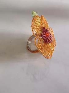 Anillos de Servilleta Acrílicos con Forma de Flor, Estilo Antiguo, Ecológicos, para Uso en Hoteles, por N S Tomar Handicrafts - Product Image 2