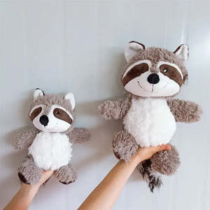 Muñeco de Peluche Súper Suave de Mapache Raton Laveur de 10cm, Estilo Anime Frutal Doudou, con Relleno de Algodón PP, Bajo MOQ, Producto de Poliéster - Product Image 2