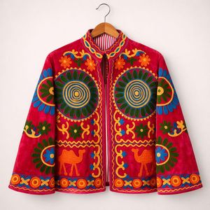 Veste en velours brodée Suzani, faite à la main, style bohème indien, manteau ethnique, cadeau pour elle, art vintage - Product Image 4