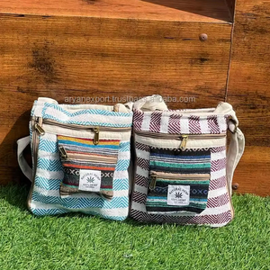 Vente en gros de sacs à bandoulière en chanvre naturel faits à la main sac à bandoulière écologique avec deux poches zippées sur le devant sacs à bandoulière de voyage Boho - Product Image 5